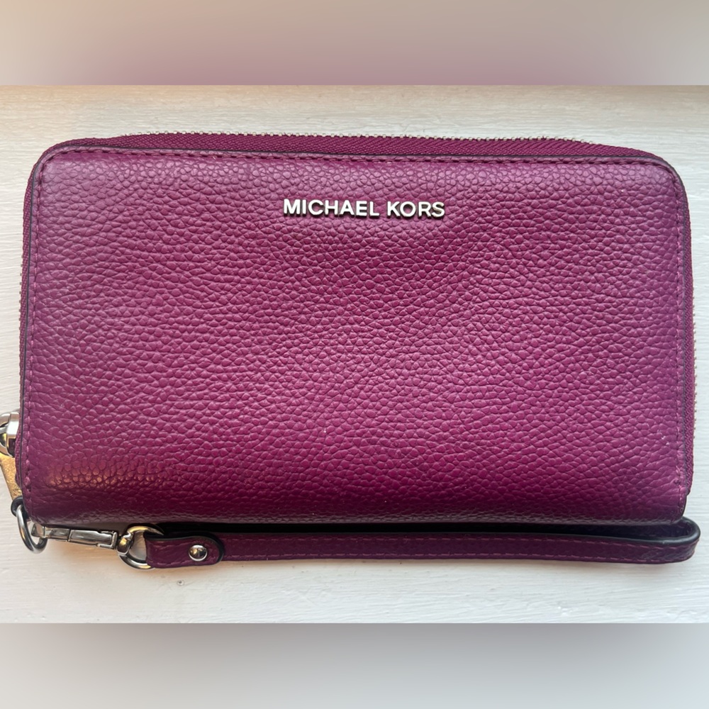 Michael Kors EUC Zip Around Wallet